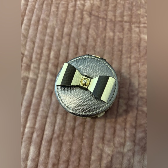 Henri Bendel RARE Striped Ring Box - Picture 3 of 9
